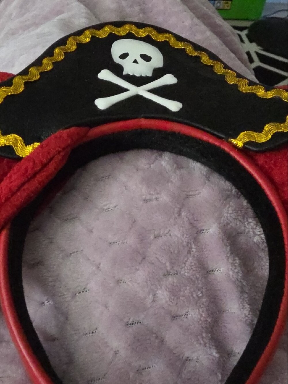 Disney Red and Black Pirate Minnie Ear Headband with Gold Trim Late 2025 Worn 2h - Picture 2 of 8